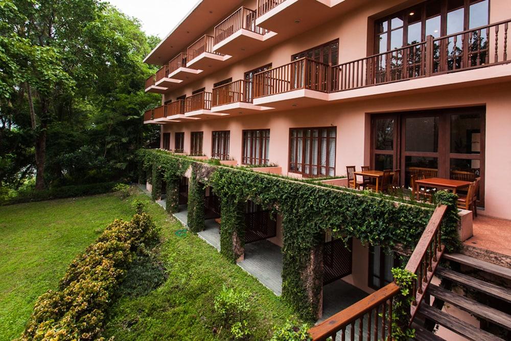 Riverhouse-The Teak House Mae Sariang Exterior foto