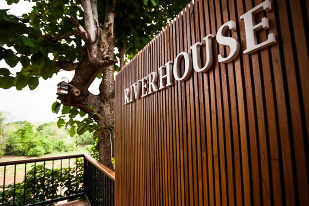 Riverhouse-The Teak House Mae Sariang Exterior foto